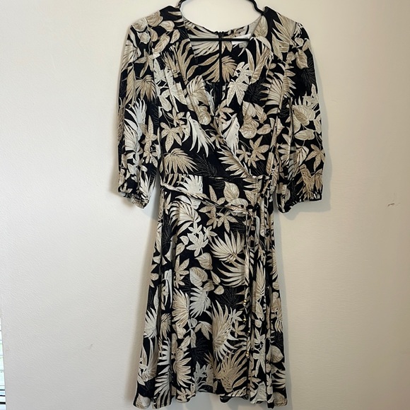 Calvin Klein Dresses & Skirts - 2/$10 Calvin Klein black, tan, white wrap dress size 8